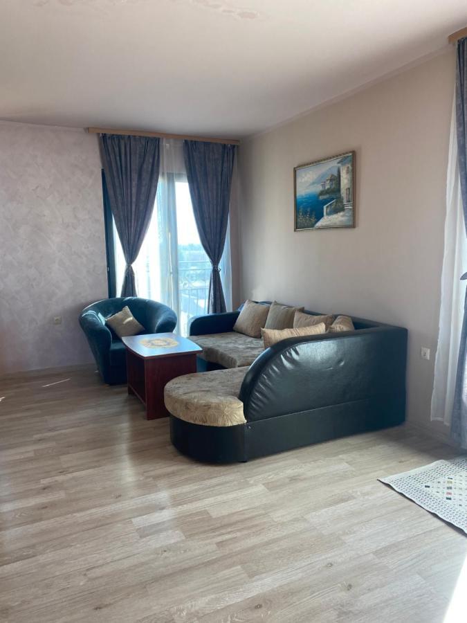 Empera H-l Hotel