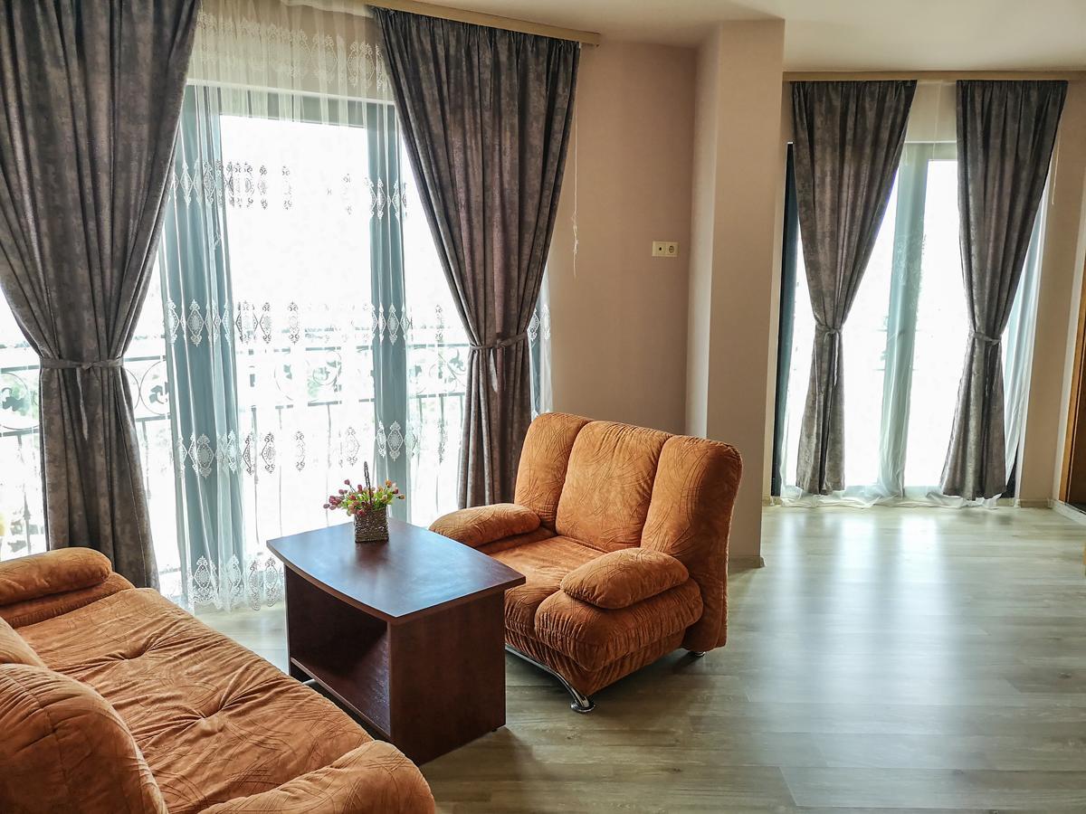 Empera H-l Hotel